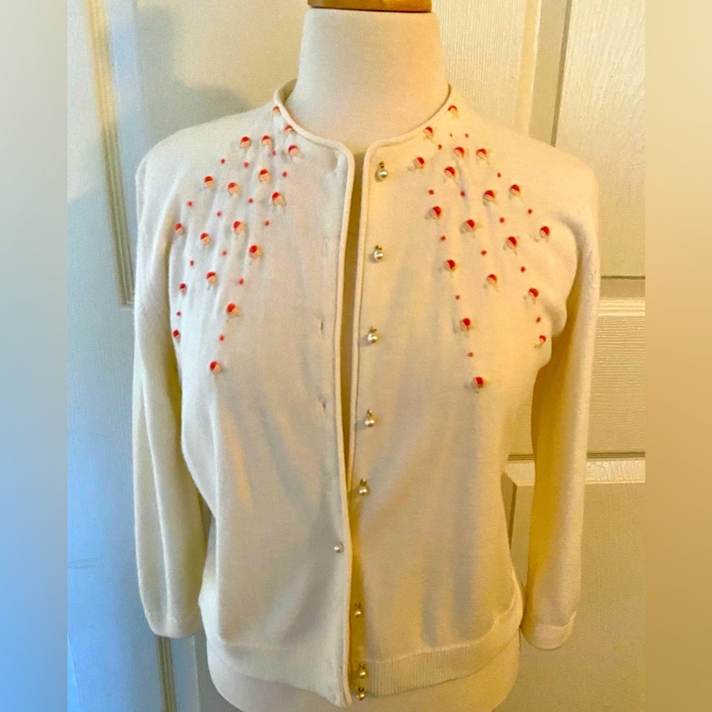 Vintage 1950’s Rosebud Cardigan